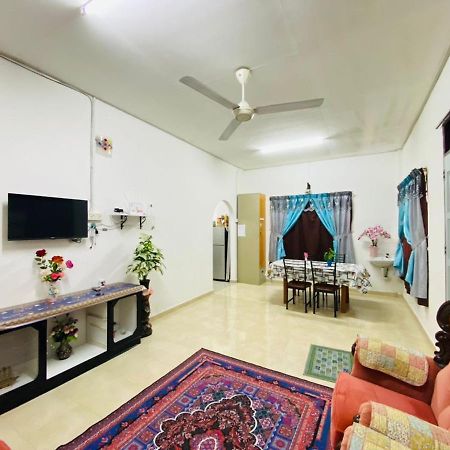 Homestay Ummi Kuala Terengganu Kültér fotó